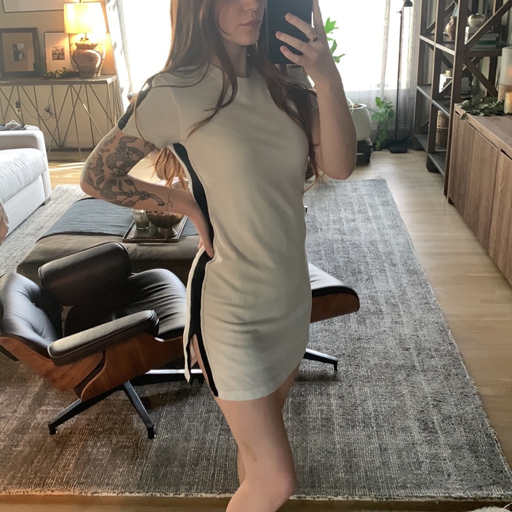 Knit dress with striped side